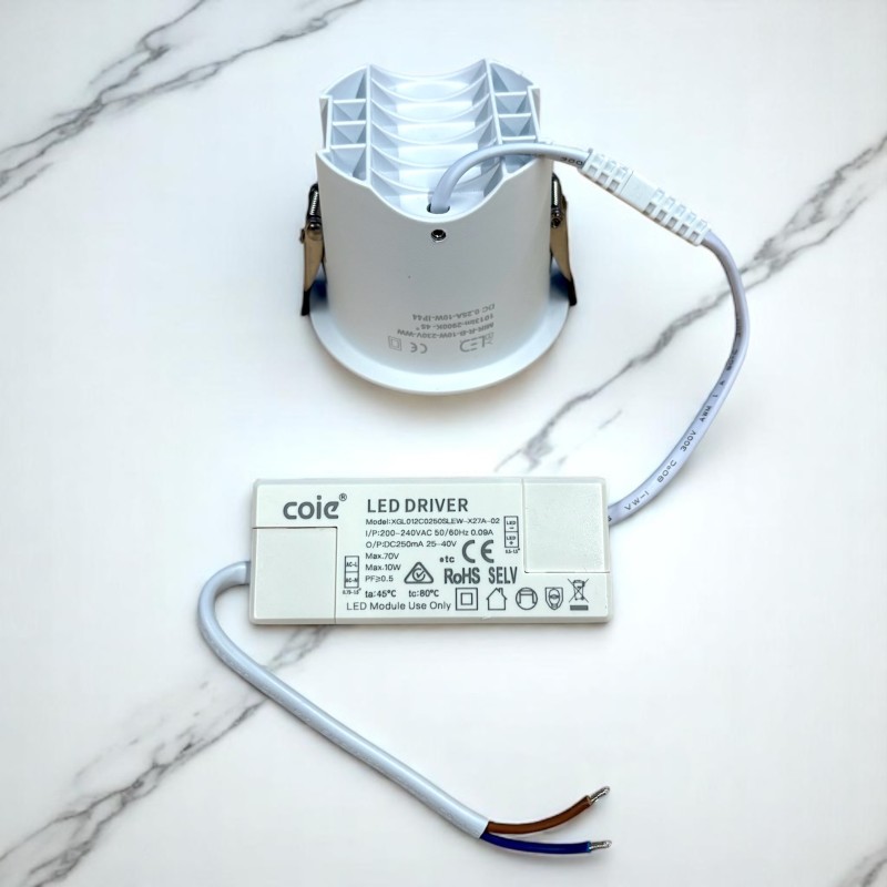 RV - Spot LED encastré rond blanc 7W, couleurs au choix - Miror