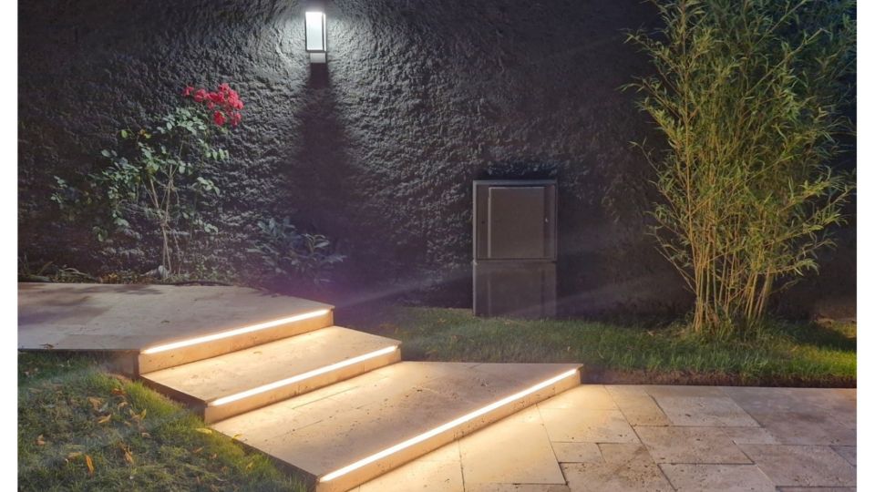Profilé aluminium blanc en applique pour ruban LED - C66 - CRAFT