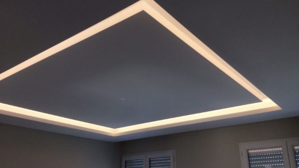 Profil linéaire en plâtre pour ruban LED – 1M STAFF