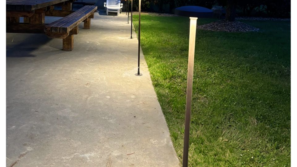 Borne LED extra fine d'extérieur à tête bombée - 7W - 80 cm - Chocolat - HAALÖ