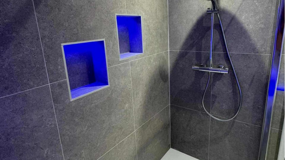Ruban LED COB RGB+CCT - 21W/m - IP68- 840 LED/m - à la coupe - 24V