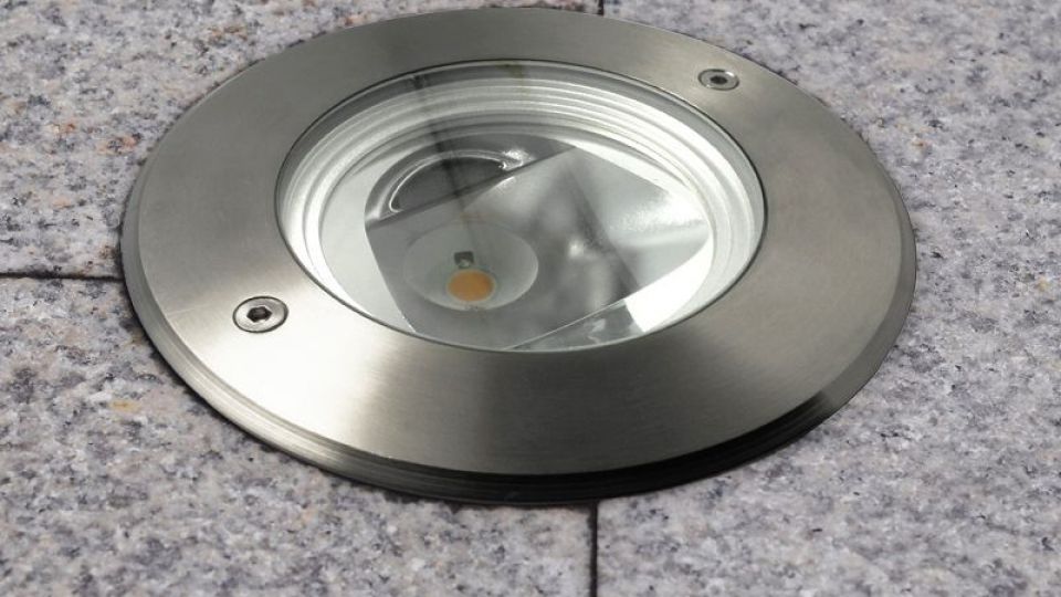 Spot LED encastré de sol asymétrique rond 180mm - 15W - 230V - Inox - QINOX
